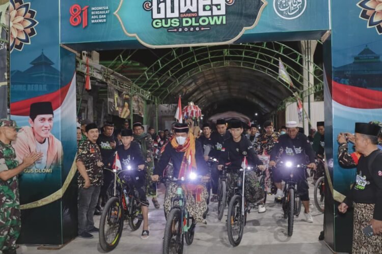 Dari Krasak ke Alun-Alun Demak, Ribuan Peserta Gowes Sareng Gus Dlowi 2026 Ziarahi Empat Makam Wali