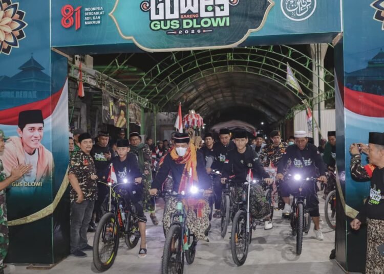 Dari Krasak ke Alun-Alun Demak, Ribuan Peserta Gowes Sareng Gus Dlowi 2026 Ziarahi Empat Makam Wali
