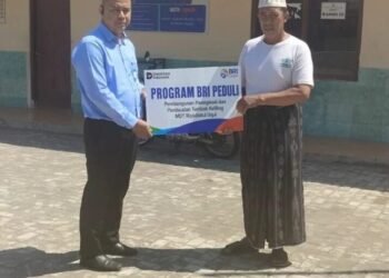 BRI Peduli Paving Halaman MDA Rodliyatul Uqul Pemalang, Santri Kini Tak Lagi Khawatir Becek